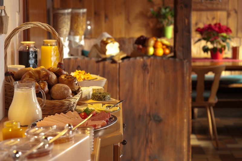 boulangerie-CUEBRIS-min_breakfast_buffet_food_restaurant_meal_hotel_plate_fresh-718745